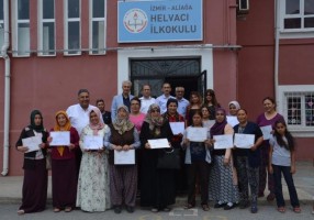 KURSİYERLER SERTİFİKALARINI ALDI