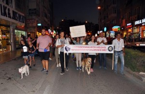 HAYVANSEVERLER ‘MİA’ İÇİN YÜRÜDÜ