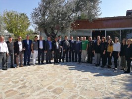 MUHTARLARDAN YEMEKLİ KUTLAMA!