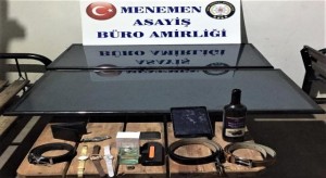 ÇALDIKLARI EŞYALARI MEZARLIĞA SAKLAMIŞLAR