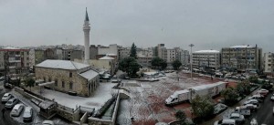 ALİAĞA BEYAZA BÜRÜNDÜ