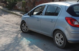 ARABALARIN CAMLARINI KIRDILAR