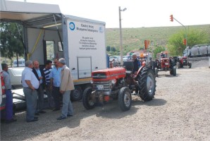 HİZMET ÇİFTÇİ’NİN AYAĞINA GİTTİ