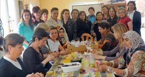 Ev Hanımları meslek öğreniyor