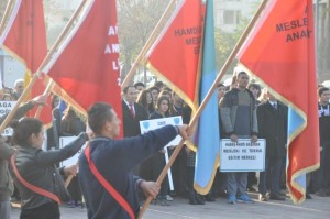 ÖĞRETMENLERE İKİ GÜN KUTLAMA