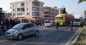 OTOMOBİL YAYAYA ÇARPTI: 1 YARALI