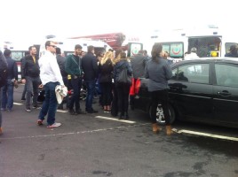 OTOMOBİL LPG TANKERİNE ÇARPTI: 5 YARALI