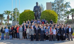 KARANFİL GELENEĞİNE İYİ PARTİ DE KATILDI