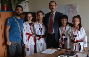 TEKVANDOCU MİNİKLERDEN ÖZEL’E ZİYARET