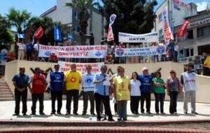 ALİAĞA'DA MEMURLAR MEYDANLARI DOLDURDU