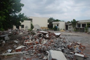 ÖZEL İDARE DE YIKILDI