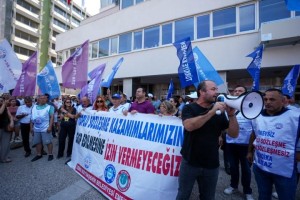 Memurların eylemleri sürüyor