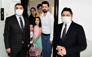 KAYMAKAM VE BAŞKANDAN ÇOCUKLARA SÜRPRİZ ZİYARET