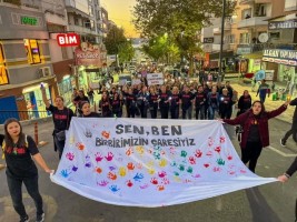 Kadınlar şiddete karşı yürüdü