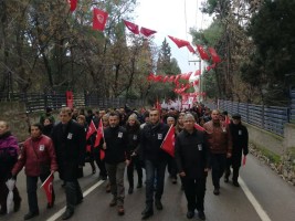 DEVRİM ŞEHİTLERİ İÇİN YÜRÜDÜLER