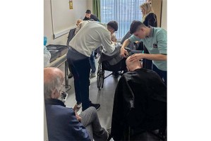 Öğrencilerden huzurevine anlamlı ziyaret