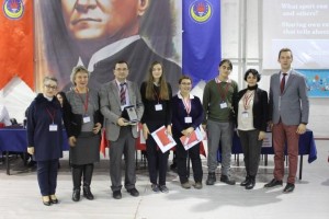 GENÇLER İNGİLİZCE SUNUMLARI İLE BEĞENİ TOPLADI