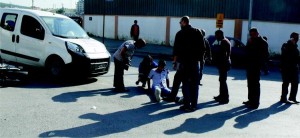 KASK TAKMAYAN SÜRÜCÜ KAZA DA ÖLÜMDEN DÖNDÜ