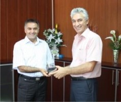 Zakir Kılıç'a Petkim'den plaket