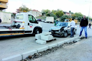 GÜZELHİSAR CADDESİ'NDE KAZA: 1 YARALI