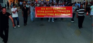 SİVAS KATLİAMI KURBANLARI ALİAĞA'DA ANILDI