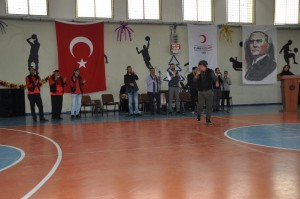 CEZAEVİNDEKİ ÇOCUKLAR YILBAŞINA ‘MİKROP’LA GİRDİ