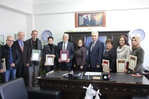 EMEKLİ ÖĞRETMENLERE HİZMET ŞEREF BELGESİ