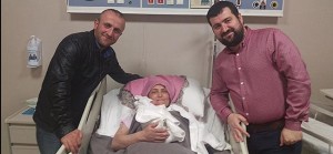 BÖBREĞİNİ VERDİ KIZINI ALDI