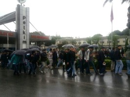 PETKİM’DE İŞ BIRAKMA EYLEMİ
