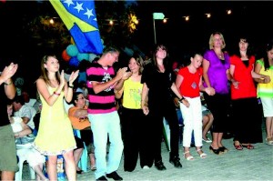 BOŞNAKLAR PİTA GECESİNDE BULUŞUYOR