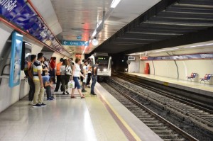 METRO VE TRAMVAYDA SEFERLER SIKLAŞIYOR