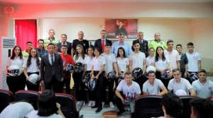 Lise öğrencilerine trafik eğitimi