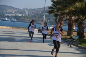 GENÇLER CUMHURİYET İÇİN KOŞTU