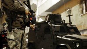 Terör operasyonlarında 12 şüpheli yakalandı