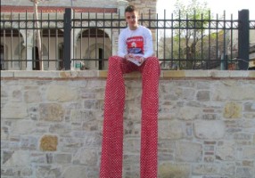 Demokrasi Meydanı'nda 3,5 metrelik bir genç...