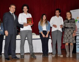 MÜNAZARANIN BİRİNCİSİ ALP OĞUZ ANADOLU LİSESİ