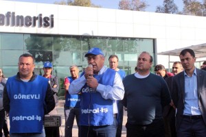 TÜPRAŞ İŞÇİSİNDEN UYARI: ‘SABRIMIZI SINAMAYIN’