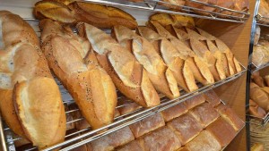 EKMEĞE ZAM GELDİ, PİDE FİYATLARI BİLERLENDİ