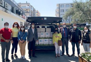 İYİ PARTİ’DEN İHTİYAÇ SAHİPLERİNE YARDIM