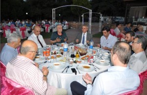 NEMPORT AİLESİ İFTARDA BULUŞTU