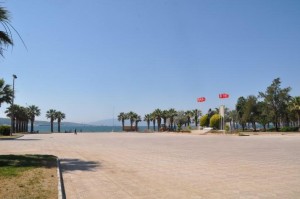 ALİAĞA SOKAKLARINDA SICAK ETKİSİ