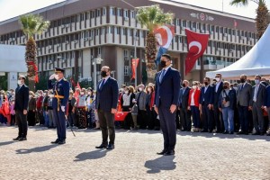 ATA’YA ÇELENKLER SUNULDU