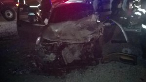 ESKİ FOÇA YOLUNDA TRAFİK KAZASI 1 ÖLÜ 5 YARALI