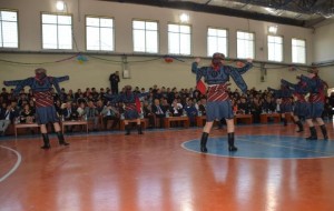 ÇOCUK MAHKÛMLARA YILBAŞI EĞLENCESİ