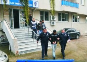 ALİAĞA’DA GASP İDDİASI İKİ TUTUKLAMA