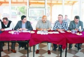 Bakırçay'daki balıkçılar bir araya geldi