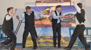 KADER MAHKUMLARI TİYATRO GÖSTERİSİ İLE MORAL BULDU