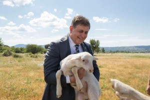 Hayvan salımı törenine katıldı