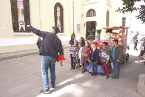 MİNİKLER TİYATROYLA BULUŞTU