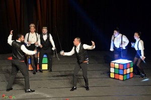 BERGAMA ŞEHİR TİYATROSU “HAMLET” İLE PERDE AÇTI